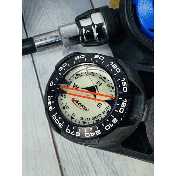 Mares Beta And Aeris Gauge With Compass Used - Picture 4 of 11